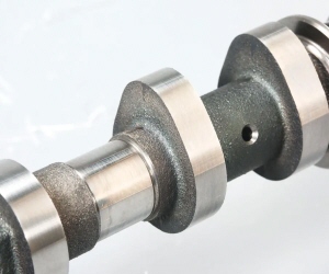 自動車エンジンカムシャフト