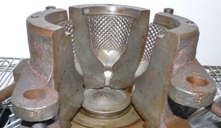 プレス成形(ガラス)