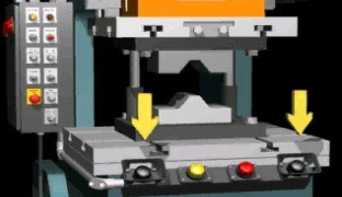 両手押し安全装置