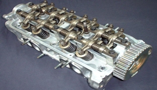 ダブルオーバーヘッドカム