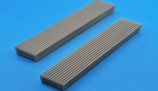 耐電圧特性が良い筐体